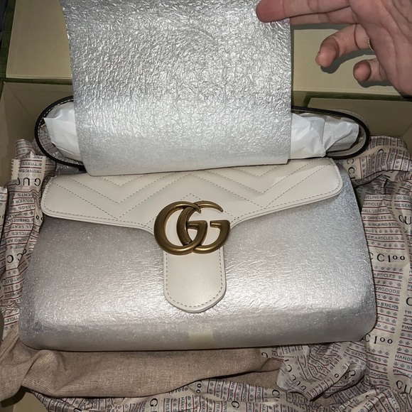 BRAND new Gucci Marmont small shoulder bag in white - Picture 4 of 4